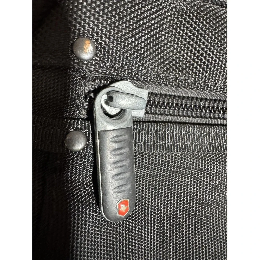 Victorinox Swiss Army Black 17